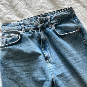 Asos High rise slouchy mom jeans in size 26